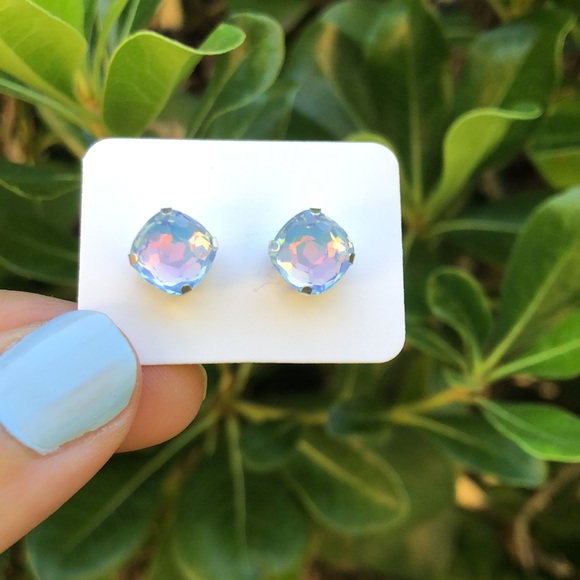 Pastel Periwinkle Aurora Borealis Opal Cushion Cut Crystal Earrings - Picture 4 of 5